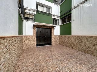 Piso en alquiler en Tres Huertas - El Torrejón - El Cerezo en Sevilla