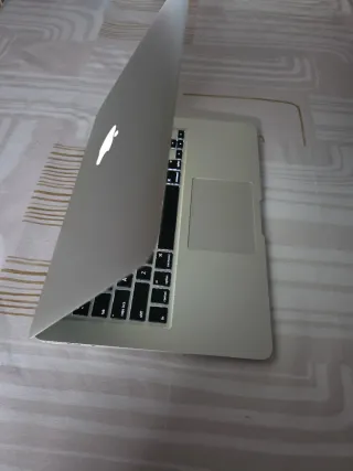 MacBook Air 13 (2013) i5/4GB/128GB
