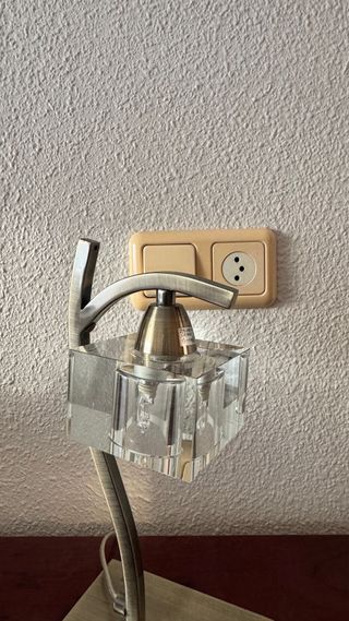 2 Lámparas de mesa cristal y metal dorado +1 techo