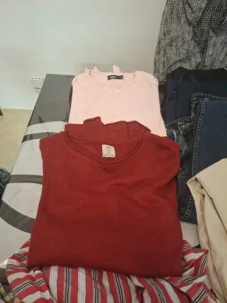 Consegna di abbigliamento da uomo taglia XL