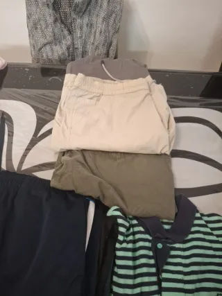 Consegna di abbigliamento da uomo taglia XL