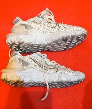 Zapatillas Nike Mujer Gris y Blanco DMSX