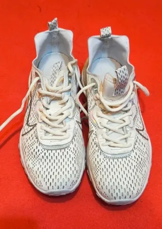 Zapatillas Nike Mujer Gris y Blanco DMSX