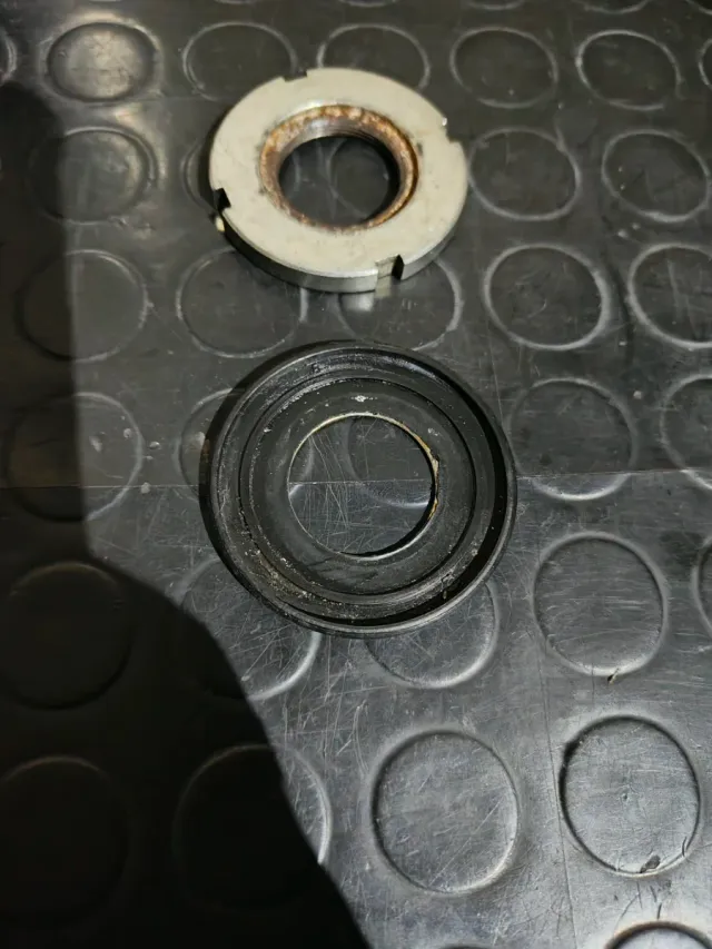 Ghiera e anello tenuta Aprilia RS 125