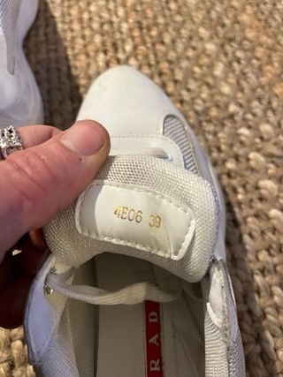 Prada America's Cup Sneakers Blancas y Grises