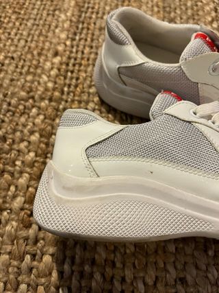 Prada America's Cup Sneakers Blancas y Grises