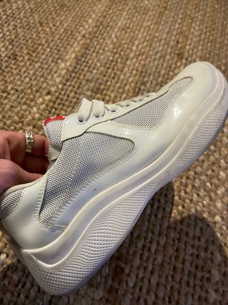 Prada America's Cup Sneakers Blancas y Grises