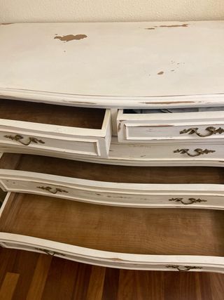 Cómoda antigua madera blanca