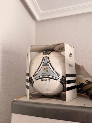 Adidas Tango Euro 2012 Official Match Ball Final.
