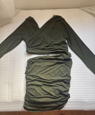 Conjunto verde tubo: top y falda