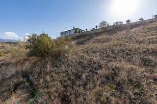 Terreno en venta en Zubia (La)