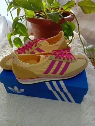 Zapatillas Adidas Beige y Rosa Talla 42