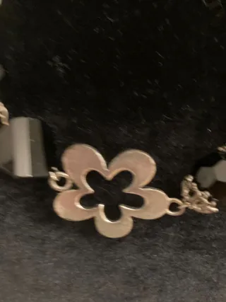 Collar vintage flores plateadas y negras