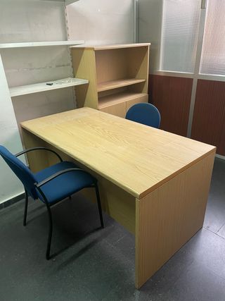Conjunto oficina: mesa, armario y 2 sillas