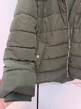 Chaqueta Orly verde con capucha