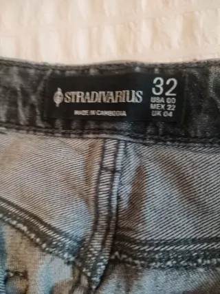 Falda vaquera midi Stradivarius gris