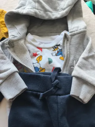 Body Mickey y chándal bebé