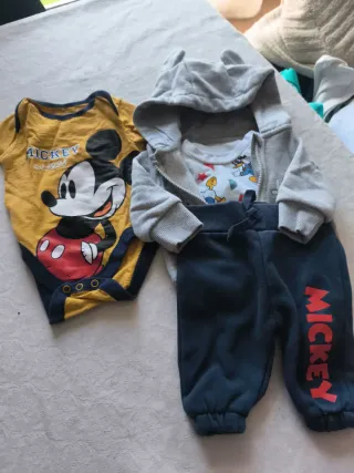 Body Mickey y chándal bebé