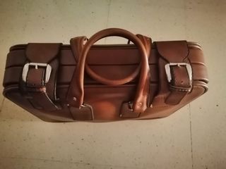 Maleta vintage de cuero marrón