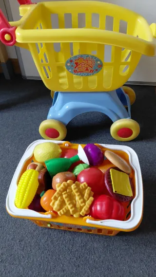 Carrito y cesta de supermercado de juguete
