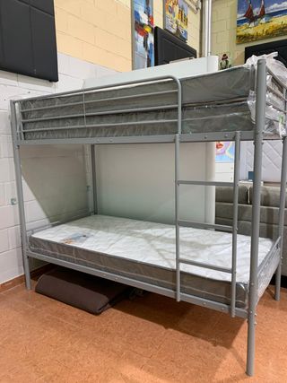 Litera metálica gris