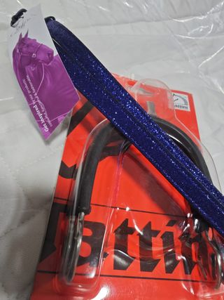 ESPUELAS ANTIDESLIZANTES + CORREAS BRILLANTE NUEVO