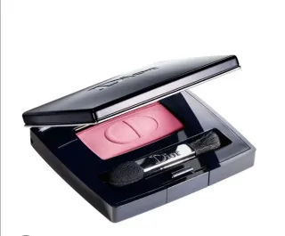 Sombra de ojos rosa Dior