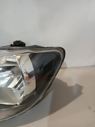 Faro Izquierdo Volkswagen Caddy 2012
