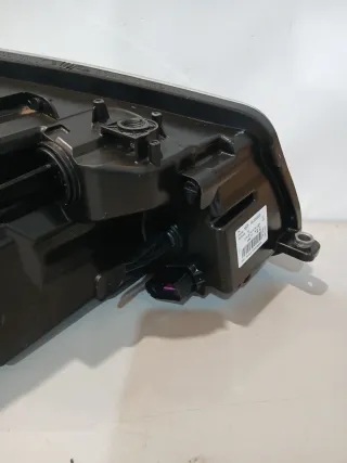 Faro Izquierdo Volkswagen Caddy 2012