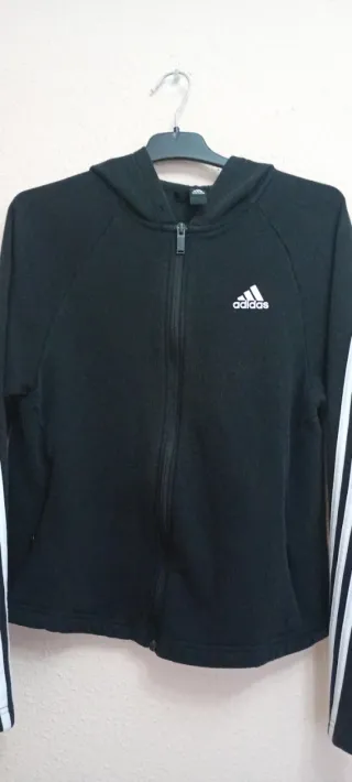 Chaqueta Adidas con capucha