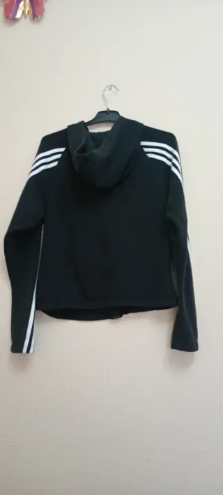 Chaqueta Adidas con capucha
