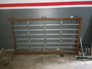 Puerta seguridad de hierro