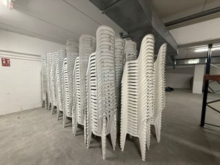 Silla catering modelo Garrotxa en color blanco