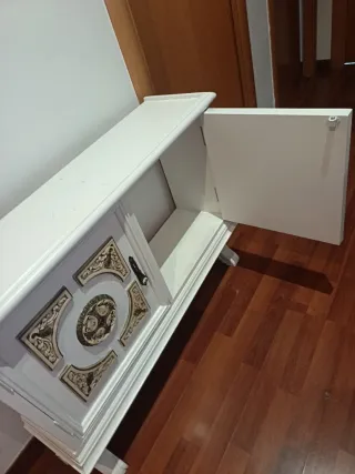 Mueble vintage madera blanco y dorado