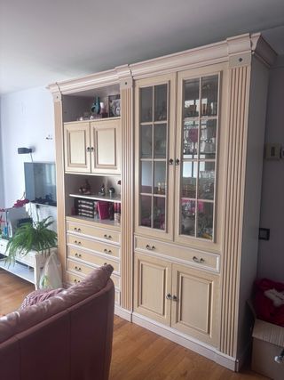 Mueble comedor vitrina y bar madera y cristal