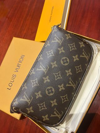 Pochette Louis Vuitton Marrón Monogram