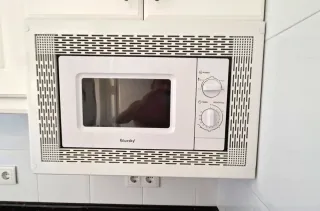 Microondas Bluesky + Marco Integración Orbegozo