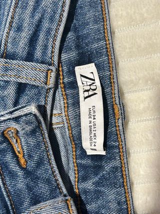 Pantalón vaquero campana Zara