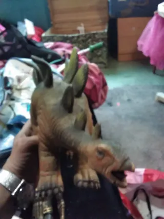 Muñeco Spiderman y Dinosaurio