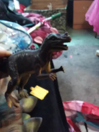 Muñeco Spiderman y Dinosaurio