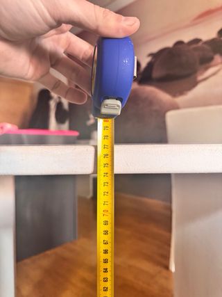 Escritorio infantil con cajones rosas