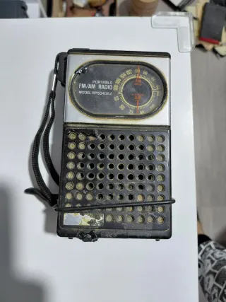 Radio Portátil AM/FM Modelo AP5040AZ