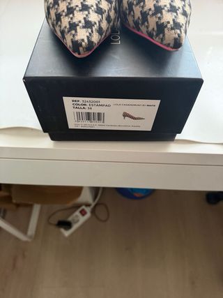 Zapatos Lola Casademunt Beige/Negro Talla 38