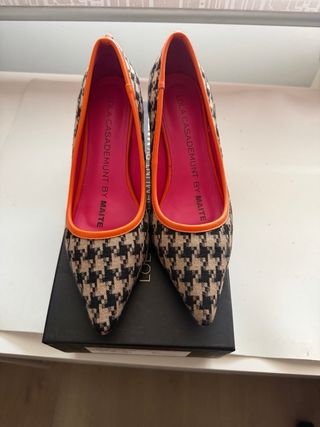 Zapatos Lola Casademunt Beige/Negro Talla 38