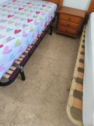 2 cabeceros madera 90cm, mesita y somier