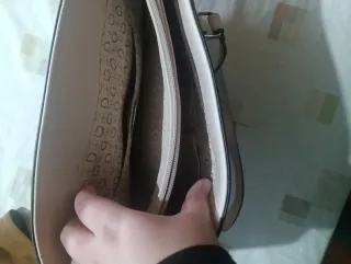 Bolso Guess Beige/Rosa con Neceser