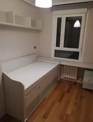 Cama nido con cajones, balda y escritorio