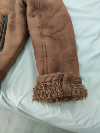 Chaqueta de piel marrón