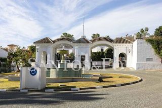Piso en venta en Los Naranjos - Las Brisas en Marbella
