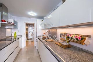 Piso en venta en Los Naranjos - Las Brisas en Marbella